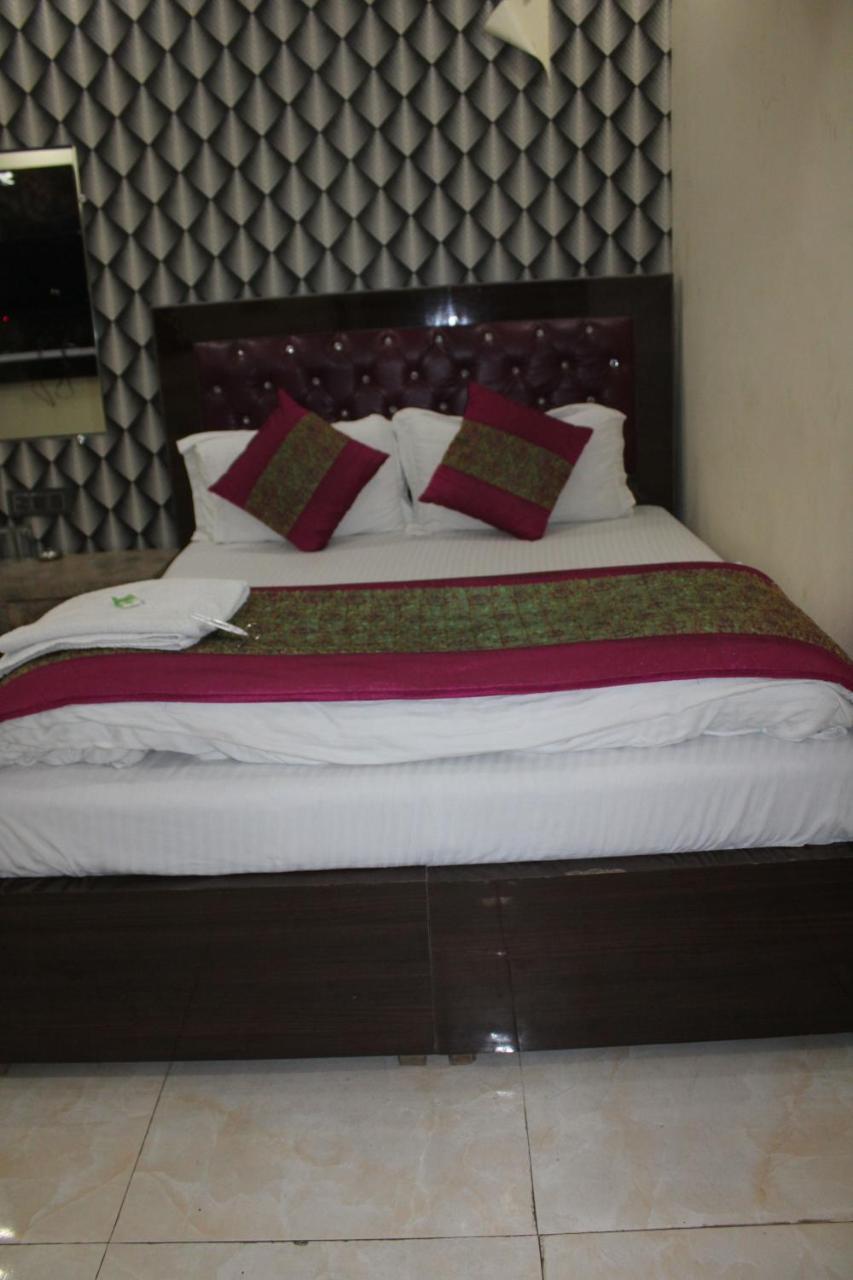 Hotel Marwari@New Delhi Railway Station Buitenkant foto
